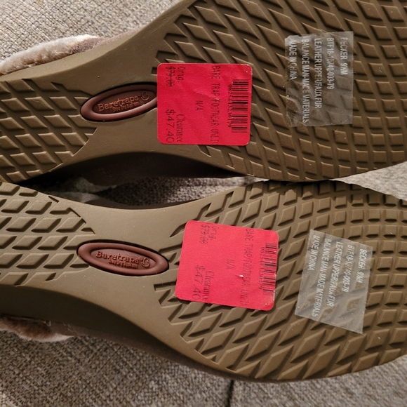 Size 9 1/2 NWT Baretraps Tan fur lined Mules - Picture 3 of 4